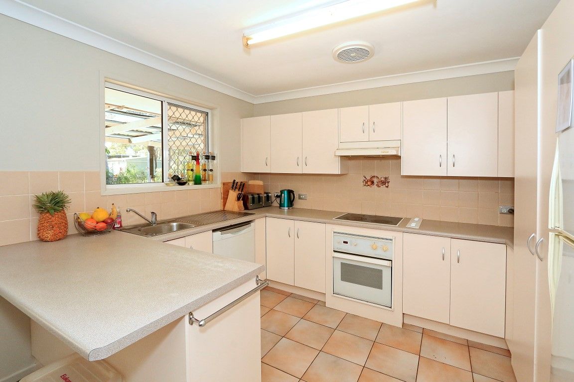 31 Rhys Avenue, The Caves QLD 4702, Image 2