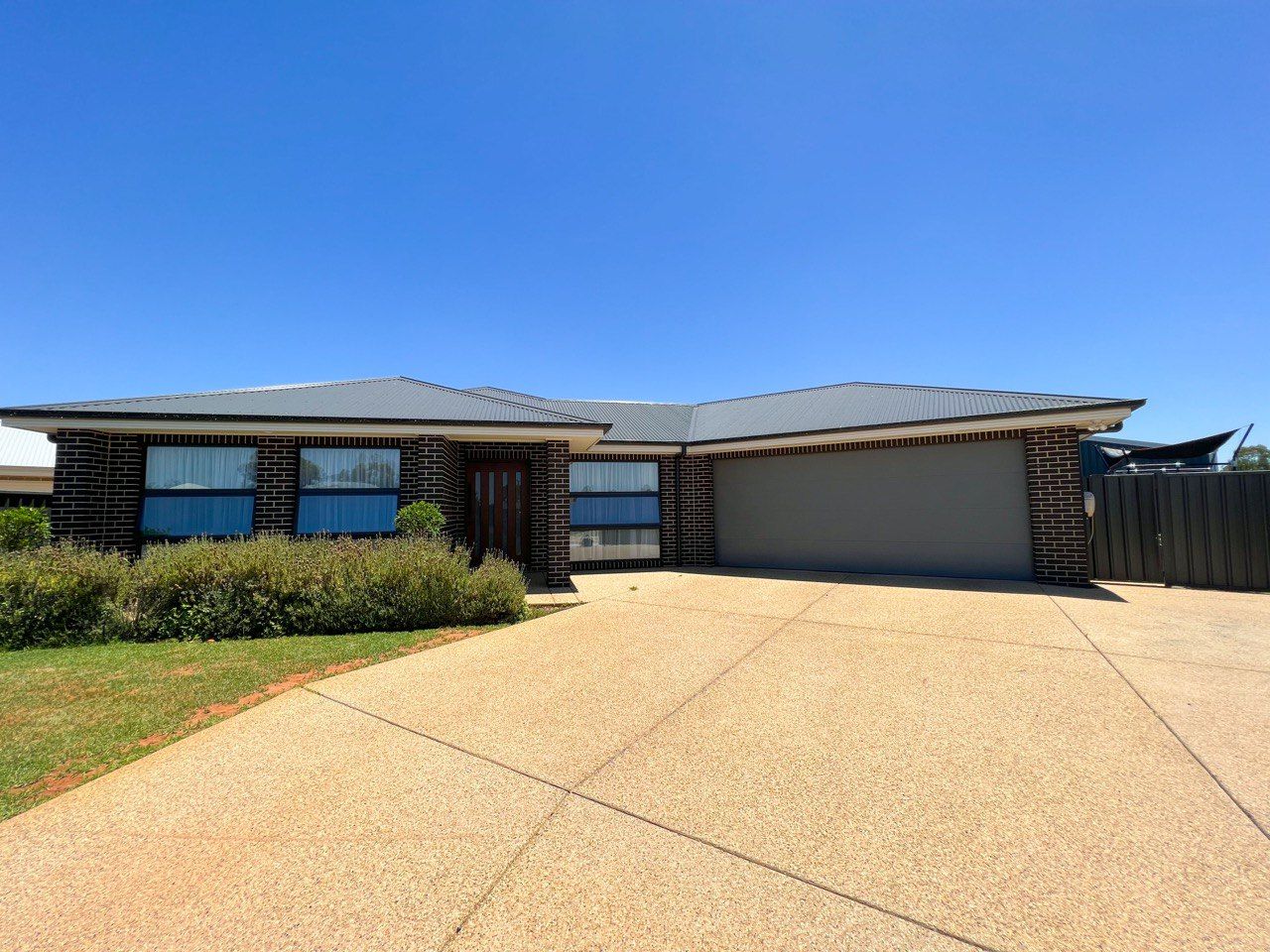 17 Charles Place, West Wyalong NSW 2671, Image 0