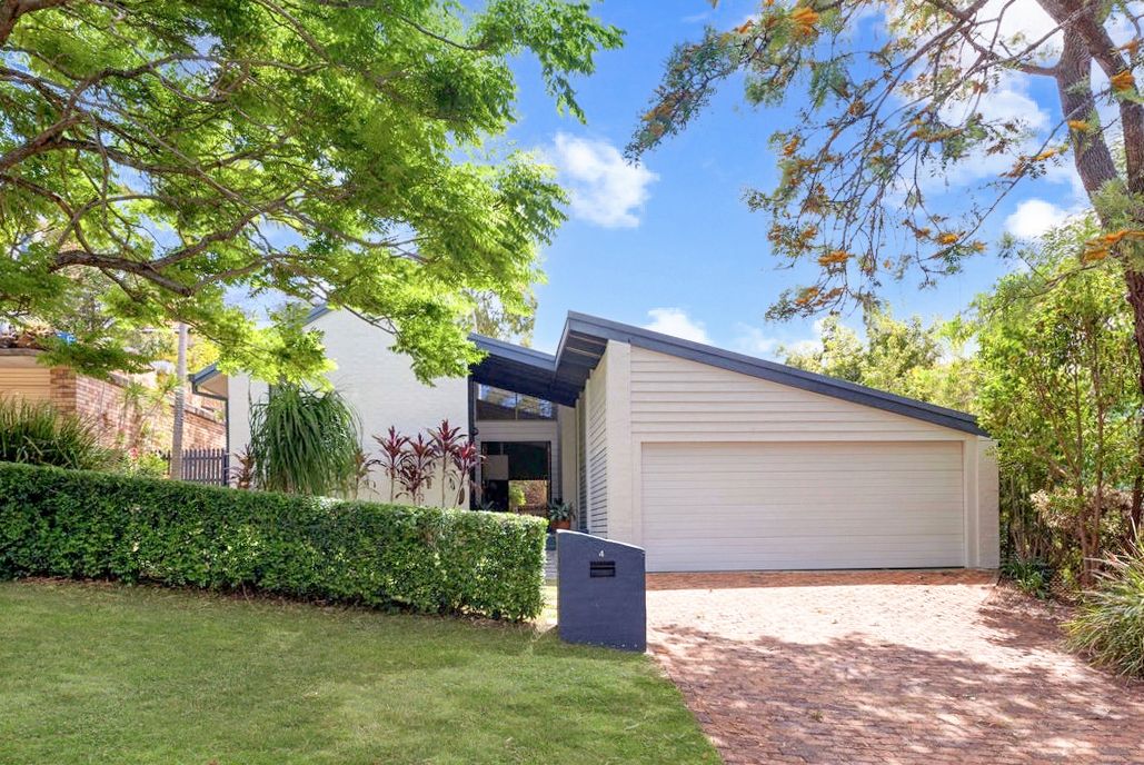 4 bedrooms House in 4 Fishermans Bend BALMORAL QLD, 4171