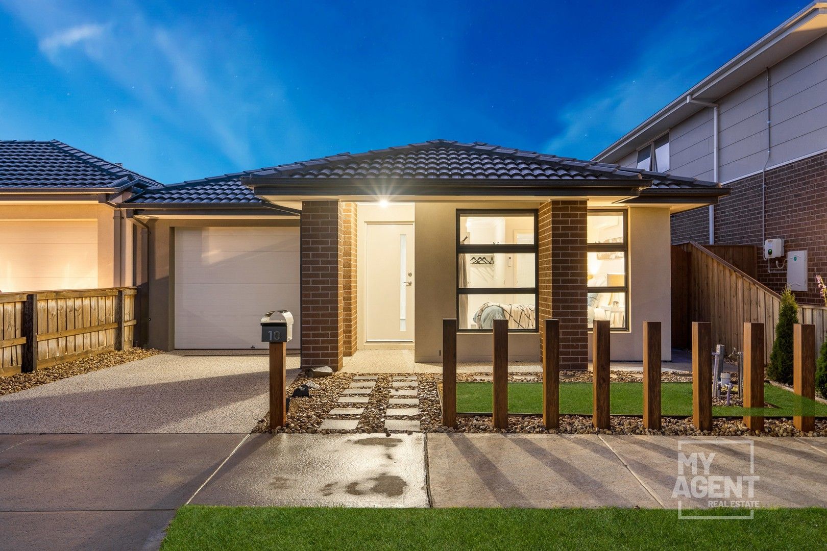 3 bedrooms House in 10 Wollemi Avenue WOLLERT VIC, 3750