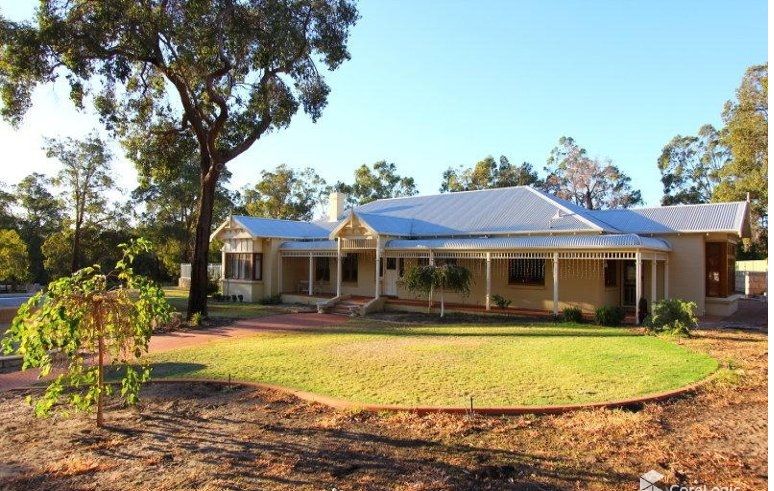 4 bedrooms Acreage / Semi-Rural in 15 Grange Crescent GOOSEBERRY HILL WA, 6076