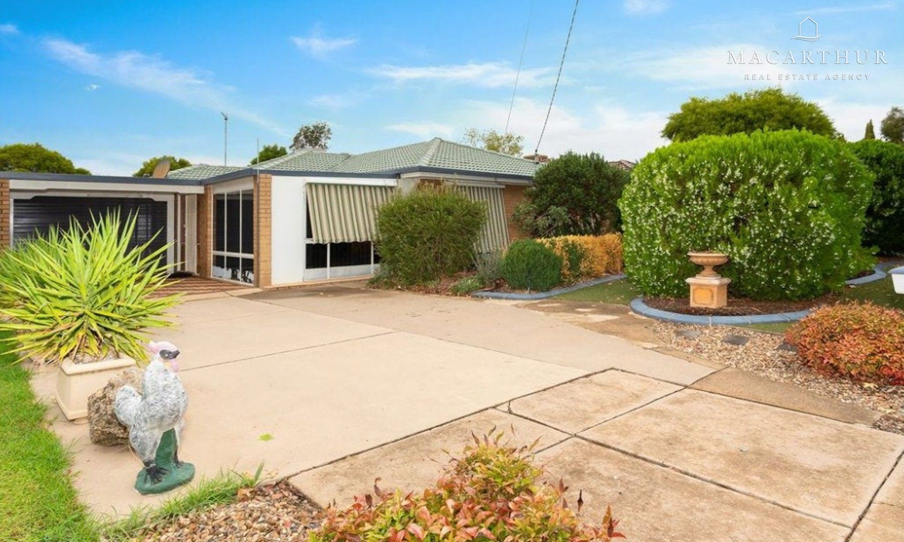 3 bedrooms House in 61 Vincent Road LAKE ALBERT NSW, 2650