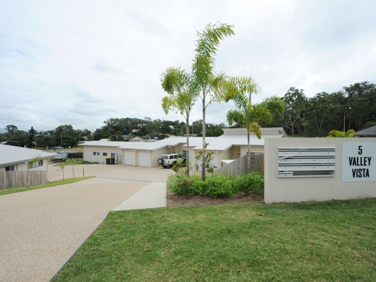 2 bedrooms Apartment / Unit / Flat in 2/5 Valley Vista Court WEST GLADSTONE QLD, 4680