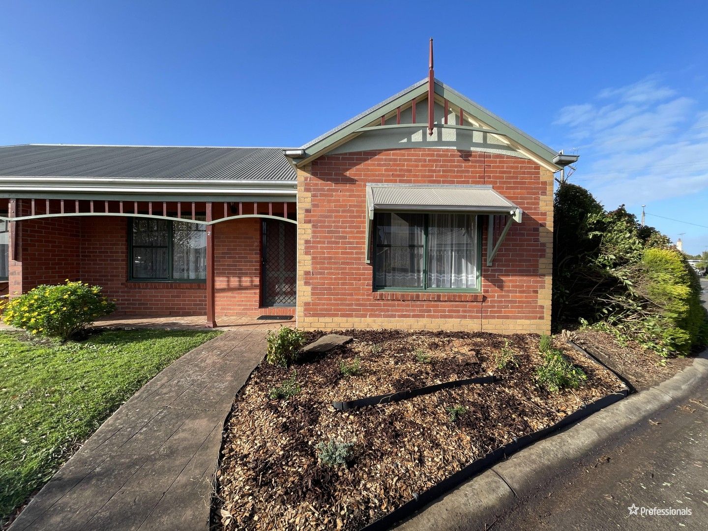 2 Lakeside Court Hamilton VIC 3300 House For Rent 330
