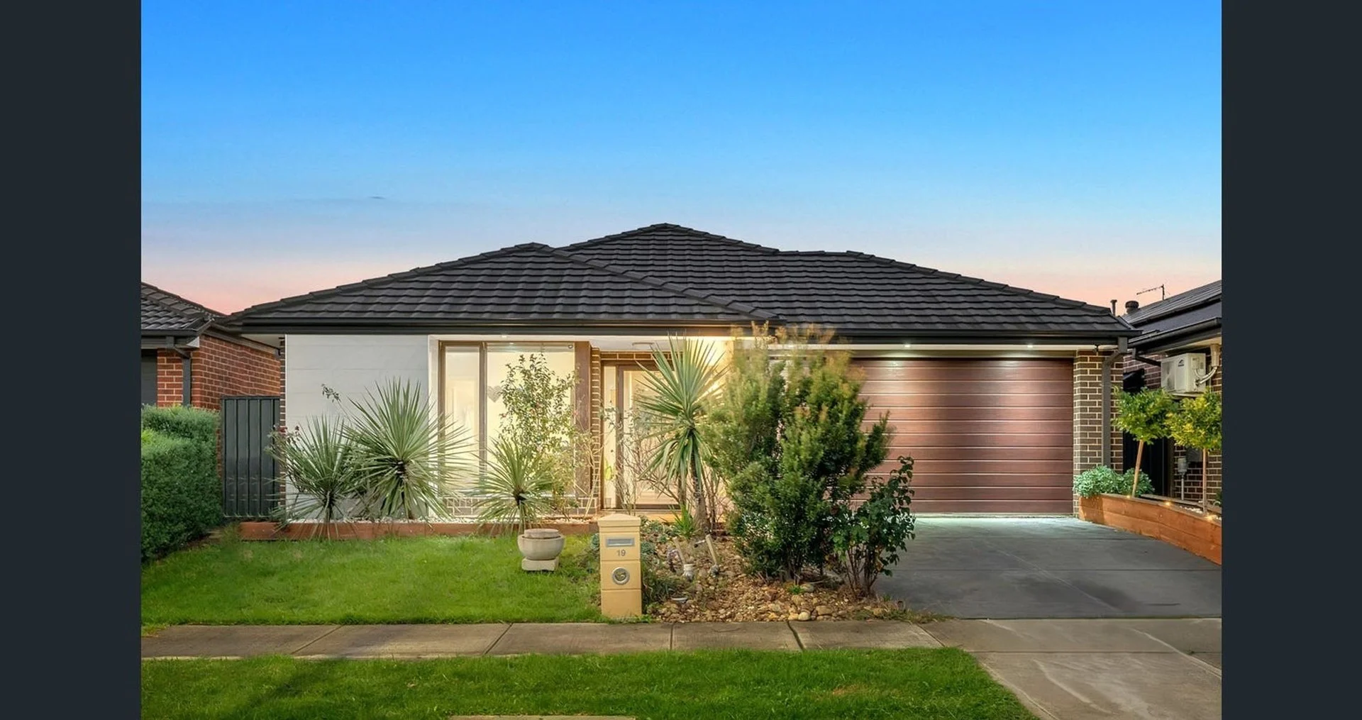 19 Yearling Crescent, Clyde North VIC 3978