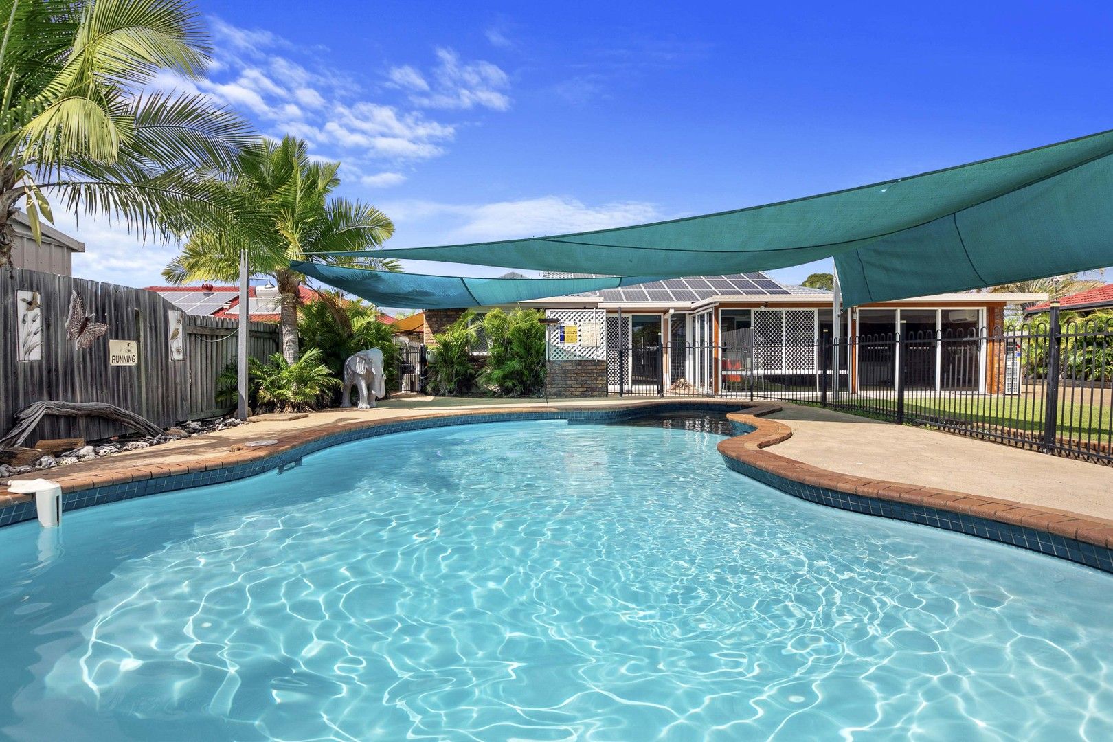 8 Brampton Court, Kawungan QLD 4655, Image 1