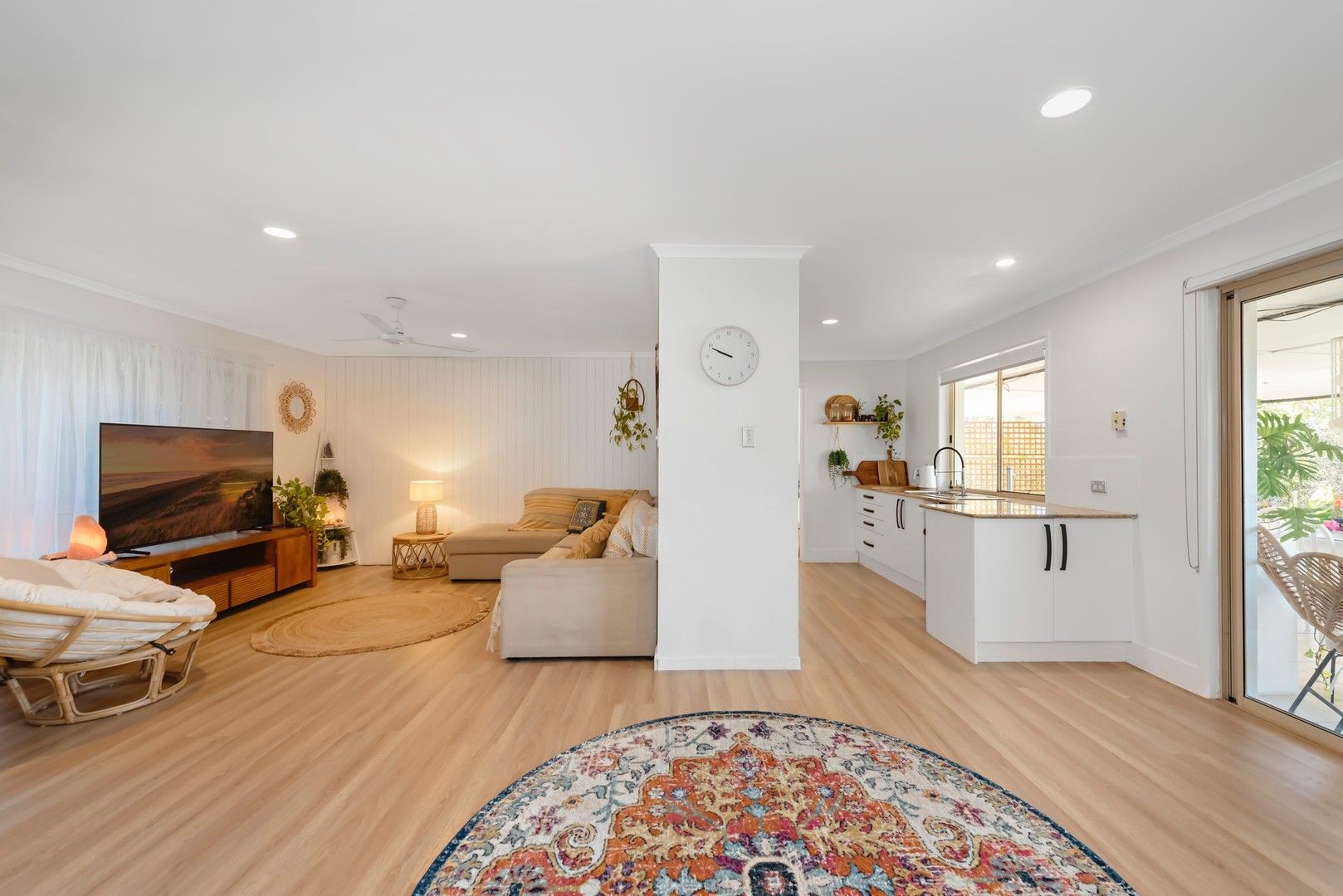 4 bedrooms House in 141 Discovery Drive HELENSVALE QLD, 4212