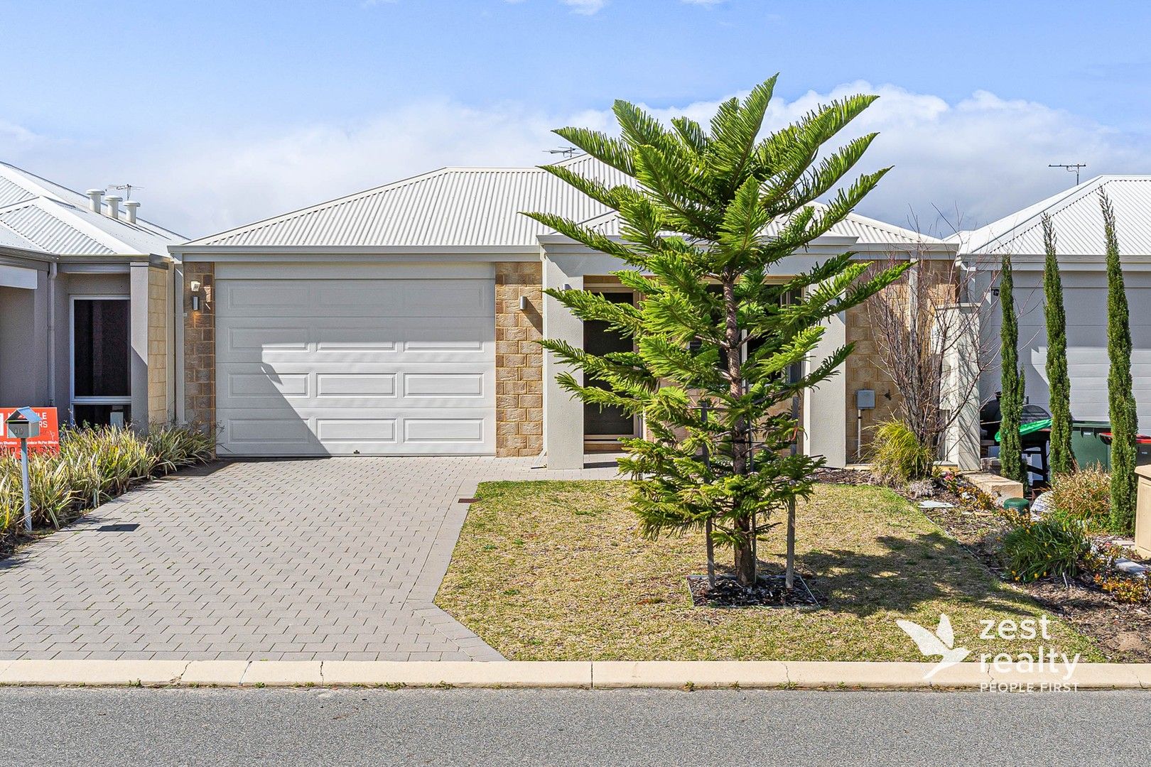 4 bedrooms House in 10 Woolibar Road GOLDEN BAY WA, 6174