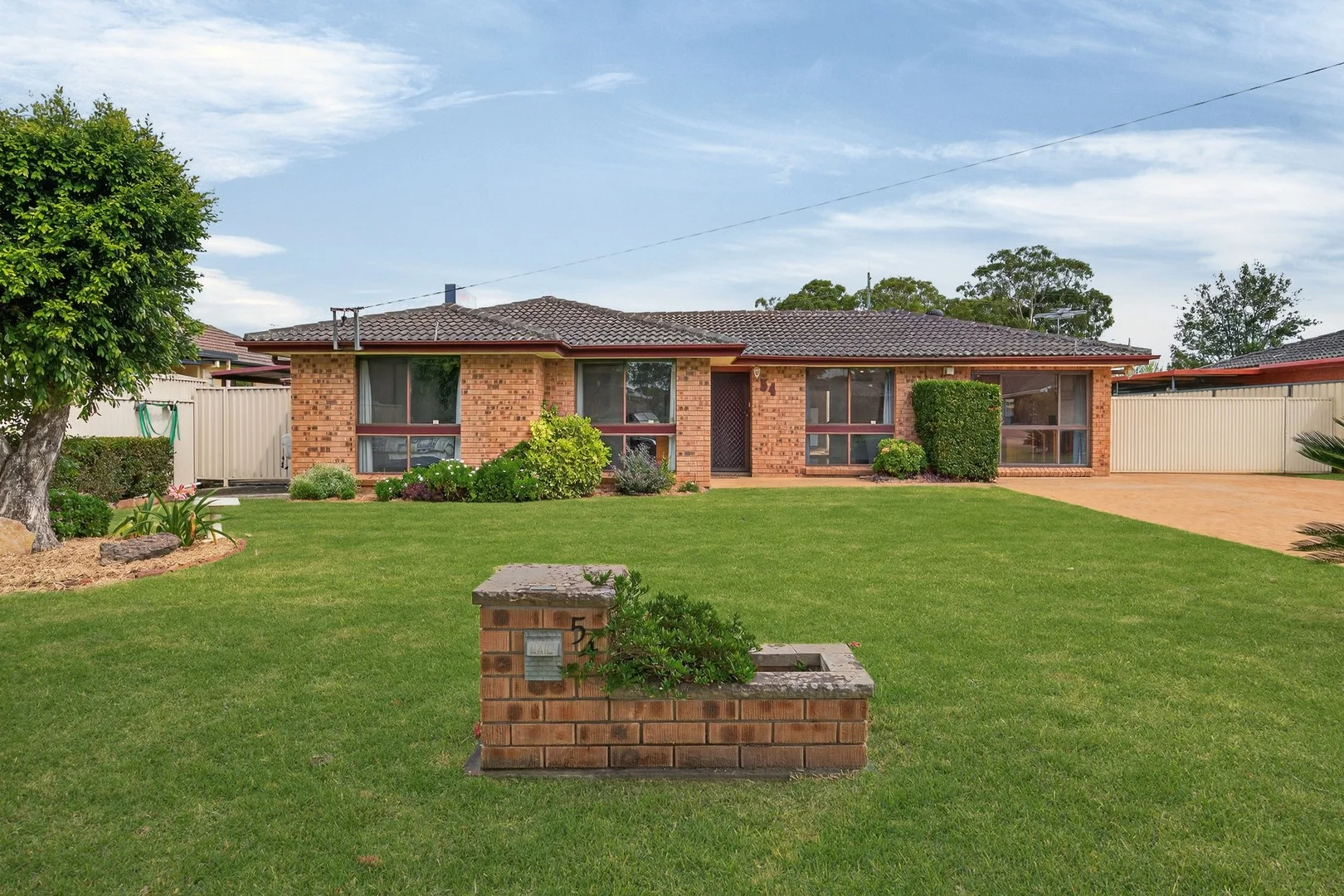 54 Orleans Crescent, Toongabbie NSW 2146