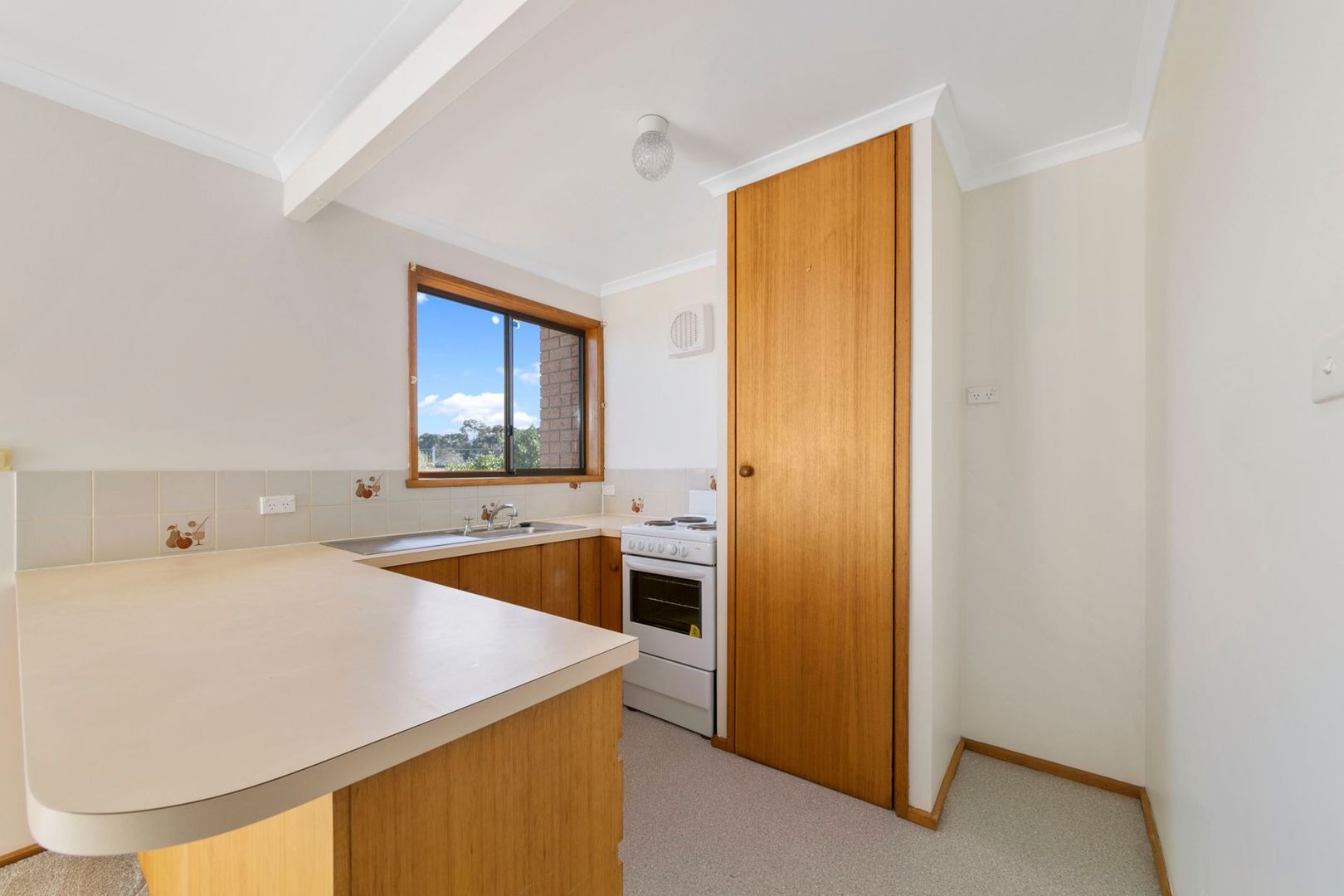 27/4 Clifford Court, Howrah TAS 7018, Image 2