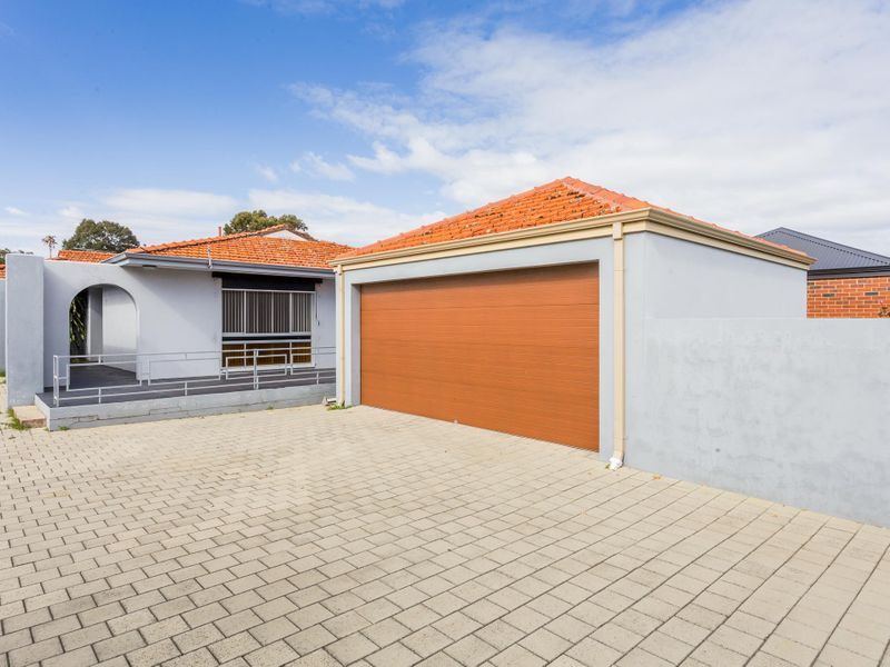 5 Coleman Crescent, Melville WA 6156