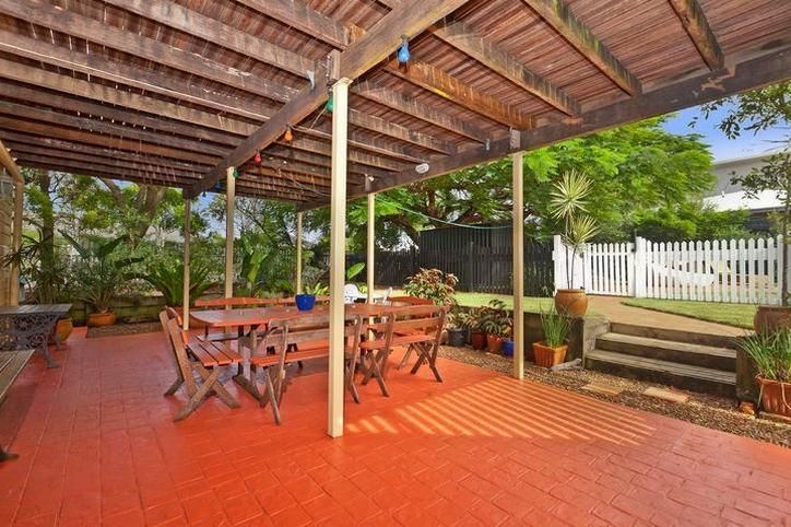 95 Henry Street, WYNNUM QLD 4178, Image 2