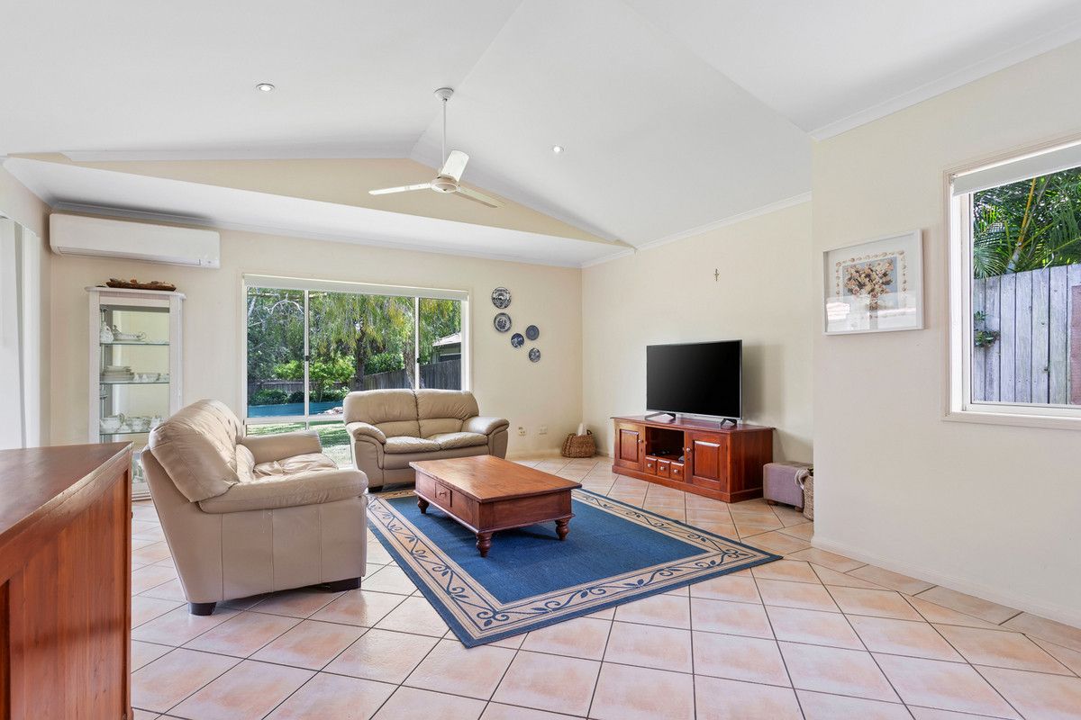 2/8 Sarena Court, Sunshine Beach QLD 4567, Image 1