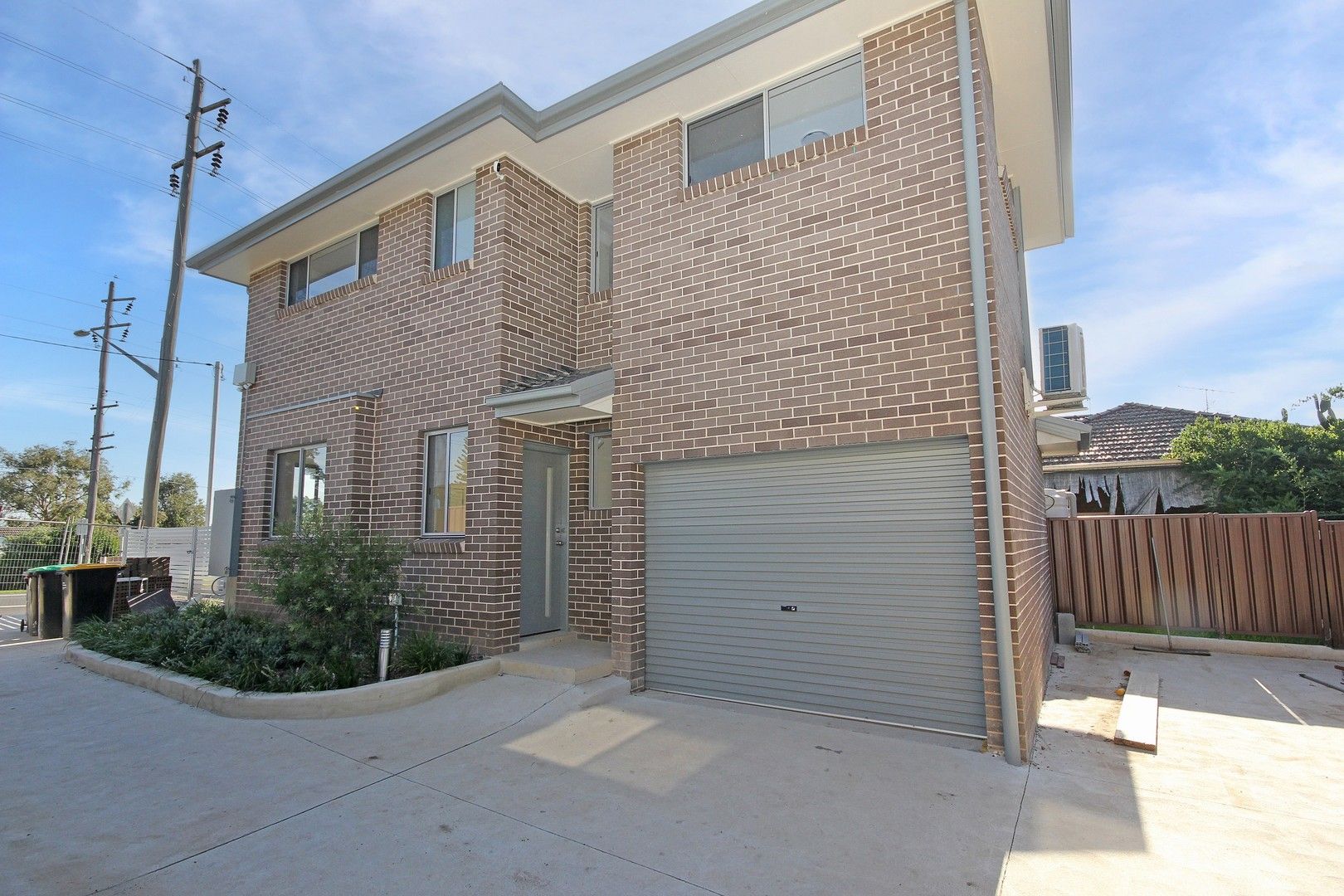 3 bedrooms Townhouse in 1/111 Jamison Road SOUTH PENRITH NSW, 2750