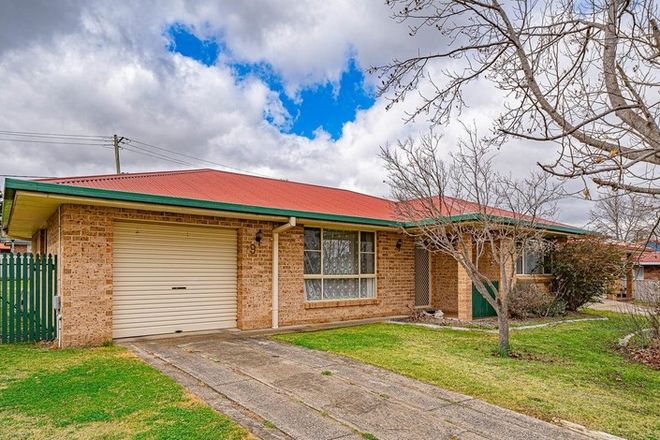 Picture of 19 Ishbell Drive, ARMIDALE NSW 2350