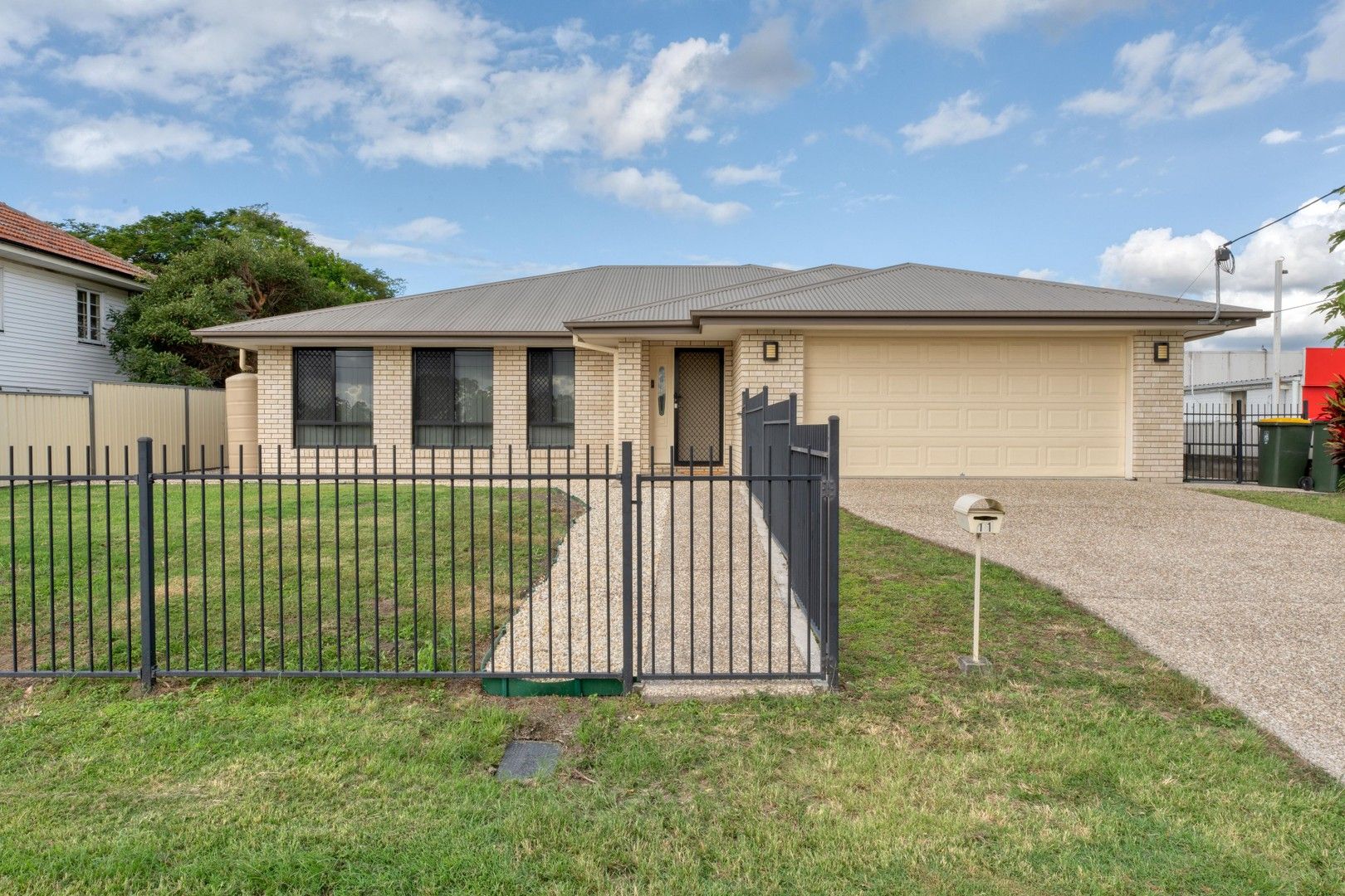 5 bedrooms House in 11 Arrol Street CAMP HILL QLD, 4152