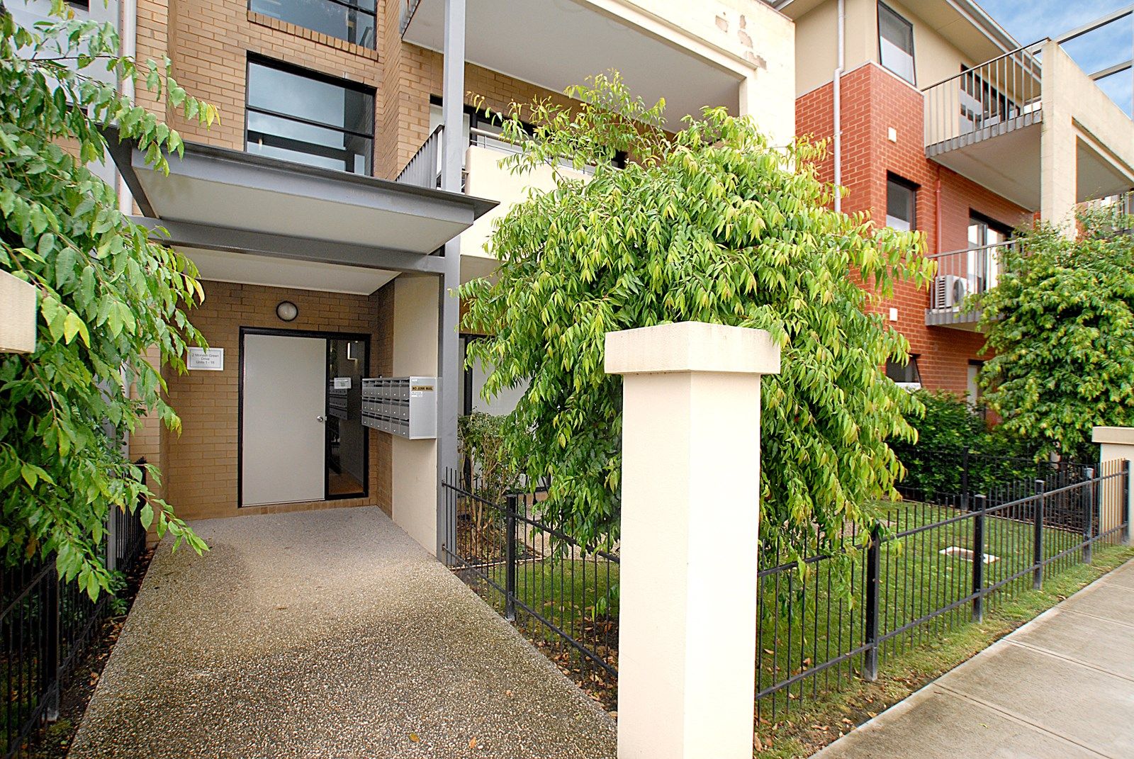 23/1 Greenfield Drive, Clayton VIC 3168, Image 2