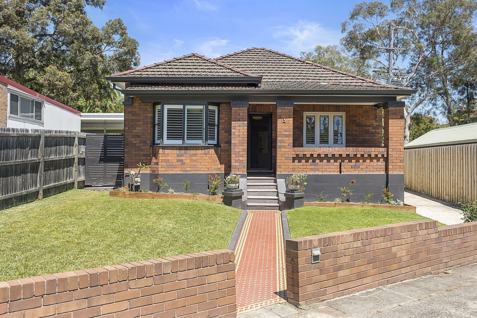 3 bedrooms House in 3 Higginbotham Road GLADESVILLE NSW, 2111