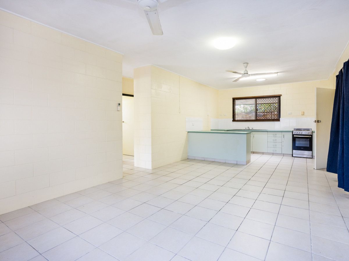 454 McCoombe Street, Mooroobool QLD 4870, Image 2