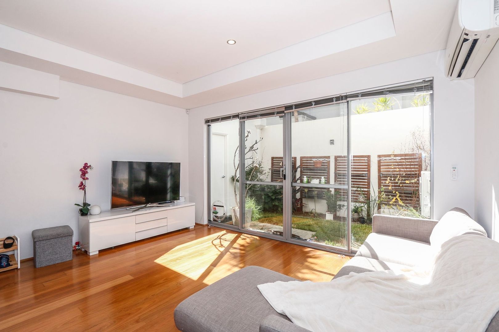 3/52 Milton Street, Mount Hawthorn WA 6016, Image 2