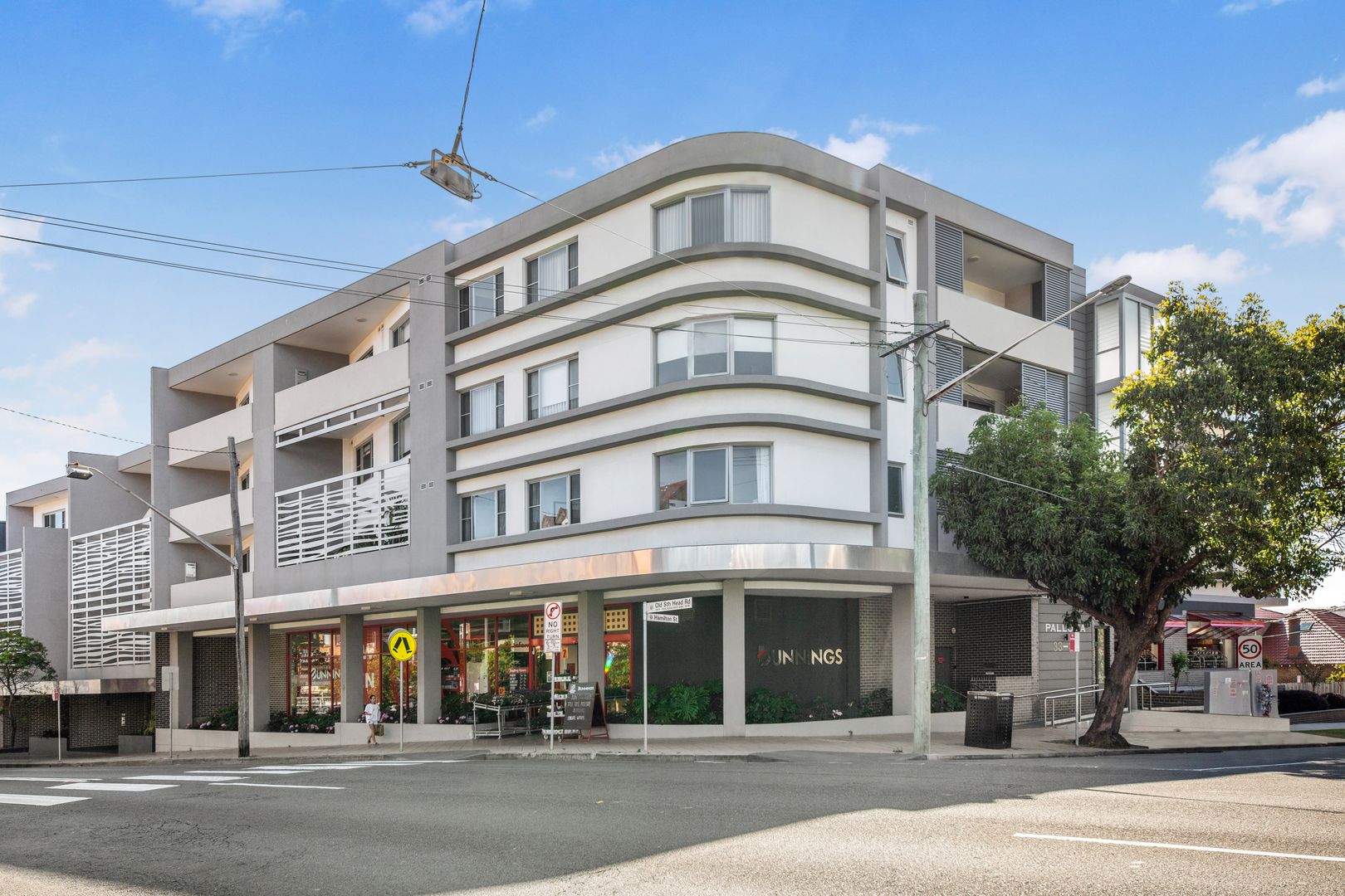 Hamilton on the deals bay for sale