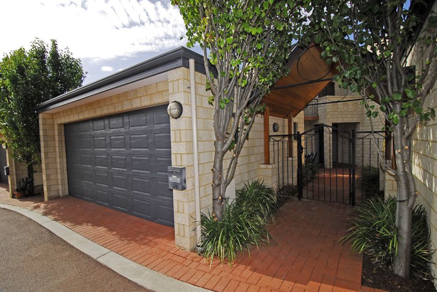 3 bedrooms Townhouse in 2/104 South Street FREMANTLE WA, 6160