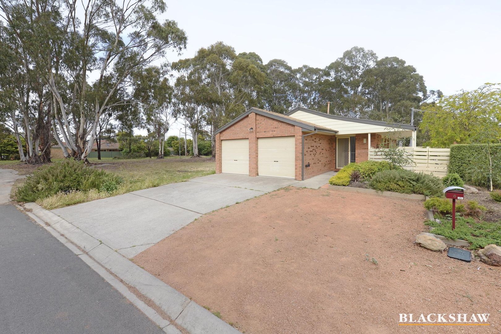 6 Findon Place, Isabella Plains ACT 2905, Image 1