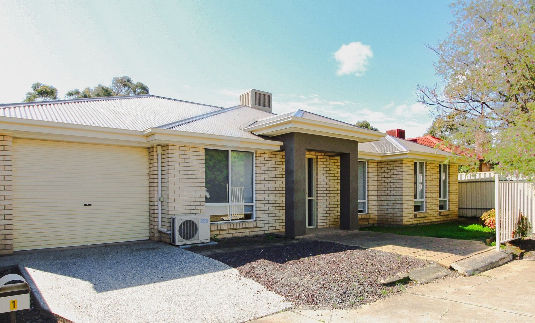 3 bedrooms House in 1 Harbourview Road HACKHAM WEST SA, 5163