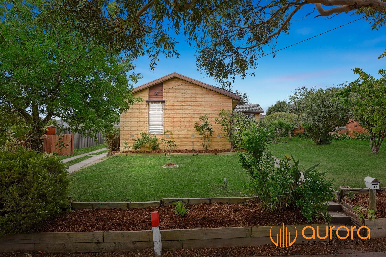 13 Village Drive, Hampton Park VIC 3976, Image 2