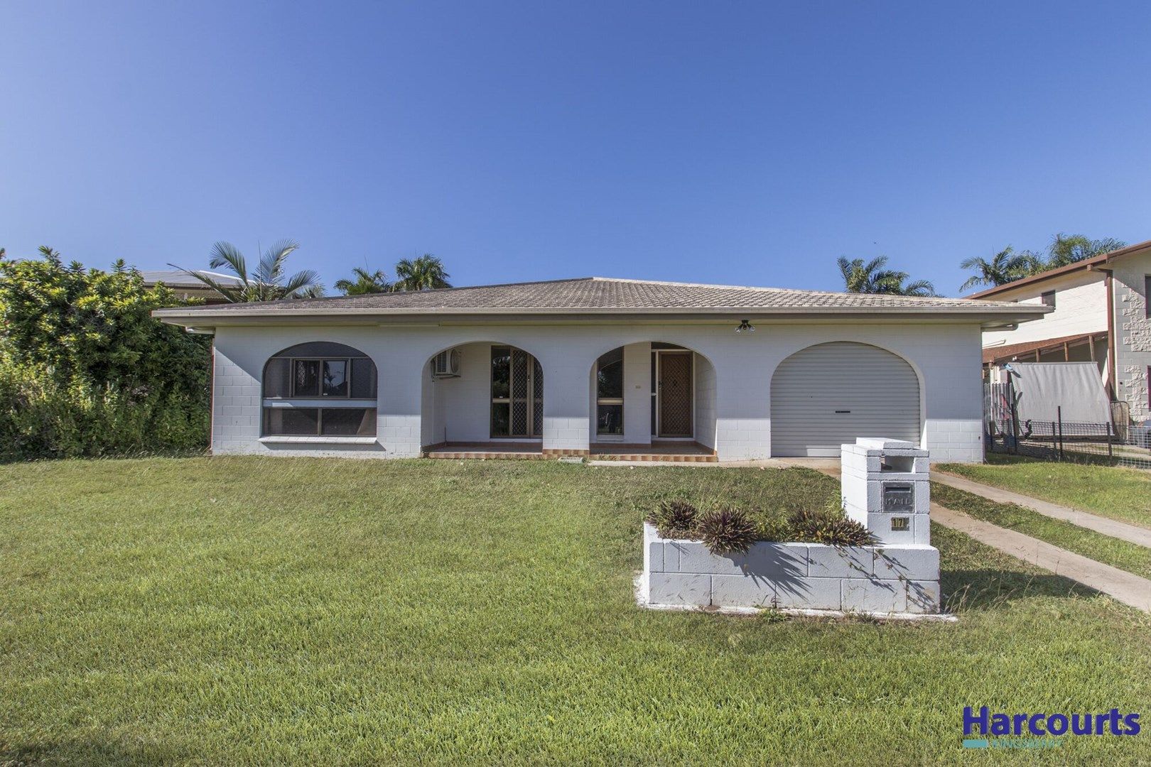3 bedrooms House in 17 Burgess Street ANNANDALE QLD, 4814