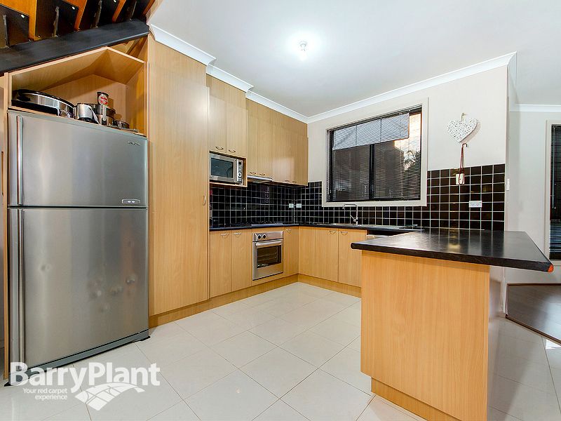 34 Greenstead Way, Cairnlea VIC 3023, Image 2