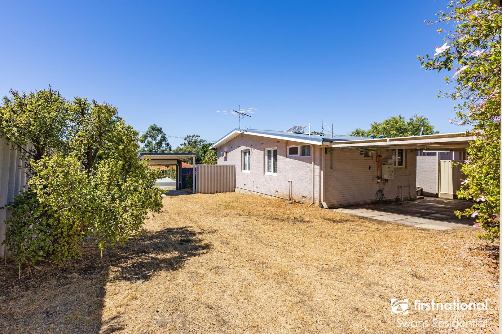 3 bedrooms House in 26B Roydon Way GIRRAWHEEN WA, 6064