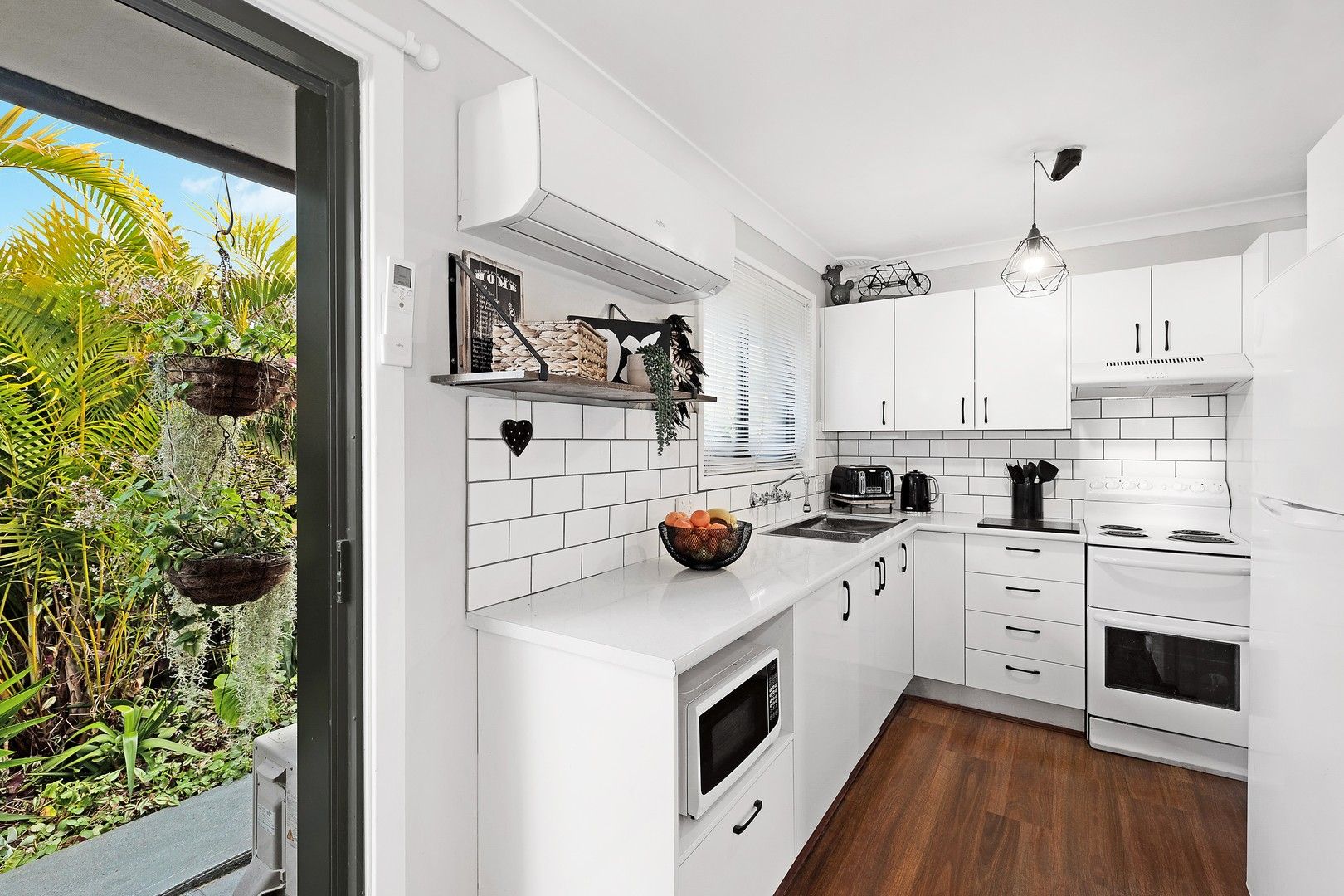 2 bedrooms Townhouse in 2/494 Ocean Beach Road UMINA BEACH NSW, 2257