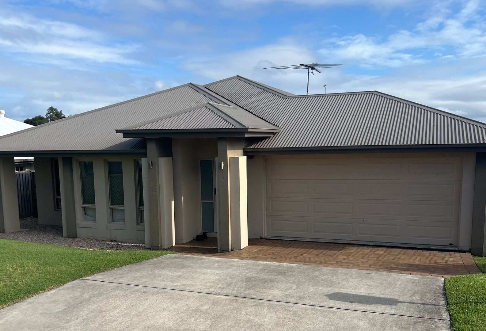 4 bedrooms House in 4 Olivevale Street ORMEAU QLD, 4208