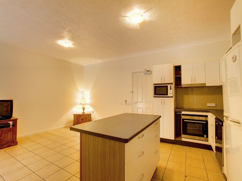 3/59 The Strand Park Hotel, North Ward QLD 4810, Image 2