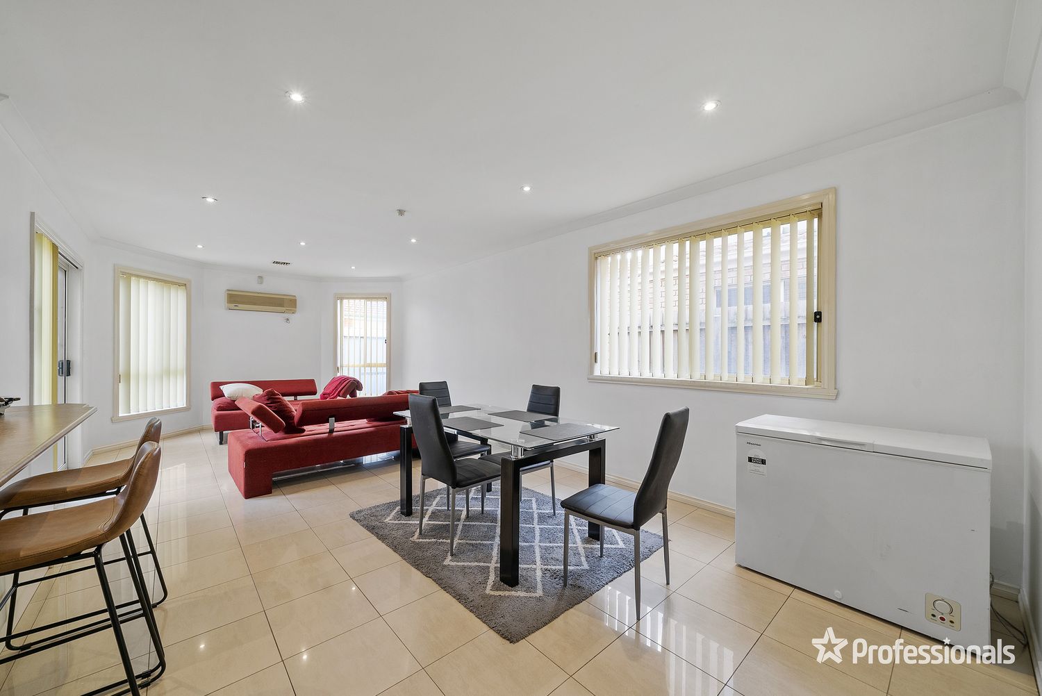 1/11 Brindalee Way, Hillside VIC 3037, Image 1