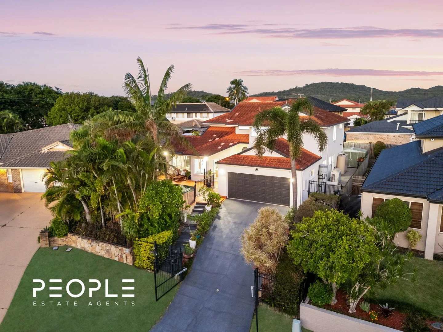 Primary image of 39 Windsor Place, Carindale QLD 4152