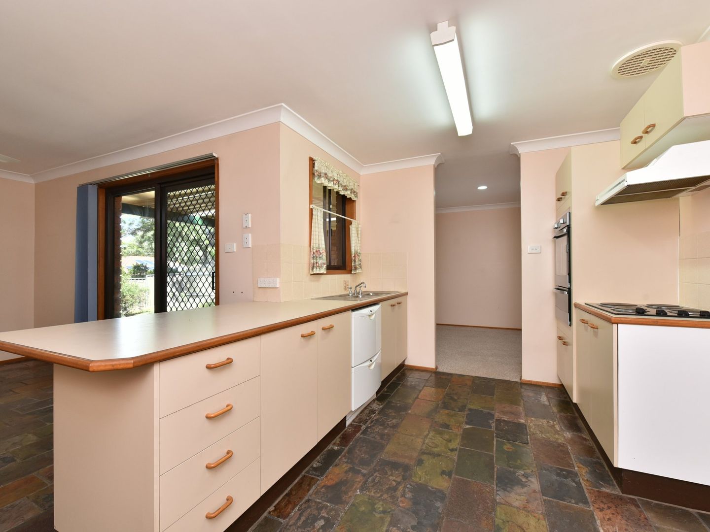 43 Wilmot Place, Singleton Heights NSW 2330, Image 2