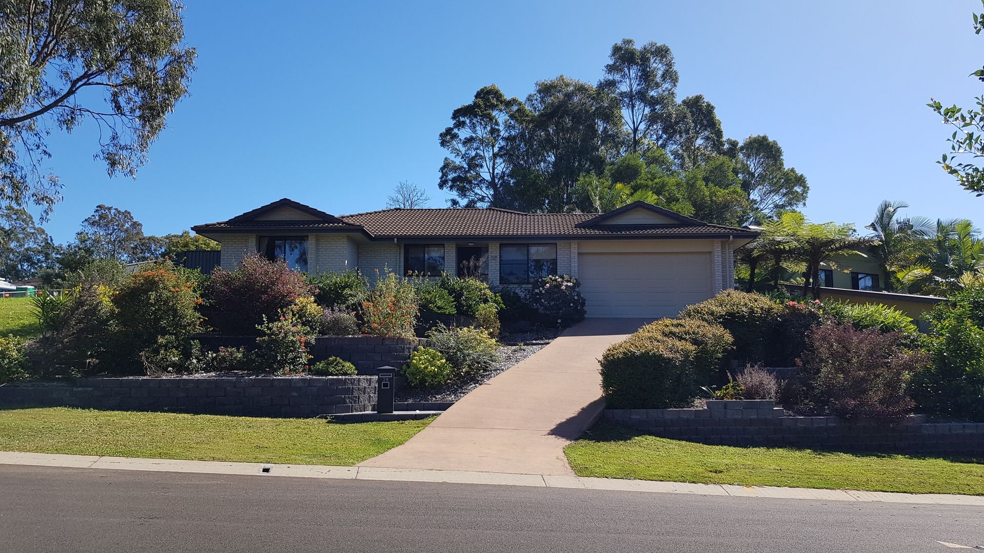 3 bedrooms House in 28 forestoak way GOONELLABAH NSW, 2480