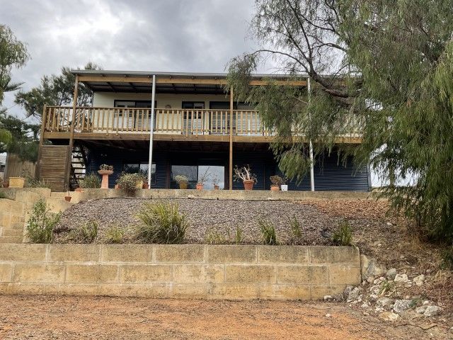 3 bedrooms House in 18 Martin Court BINNINGUP WA, 6233