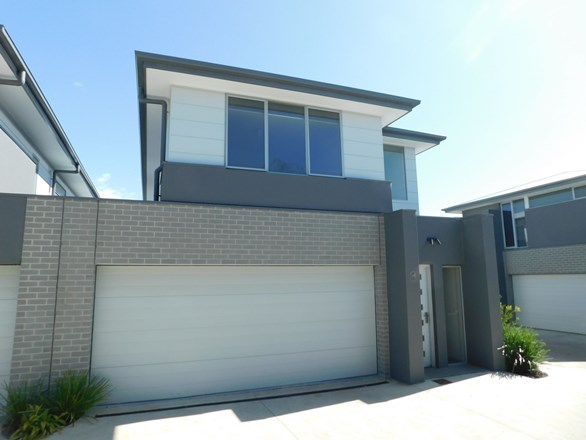 3/3 Colette Court, Canadian VIC 3350