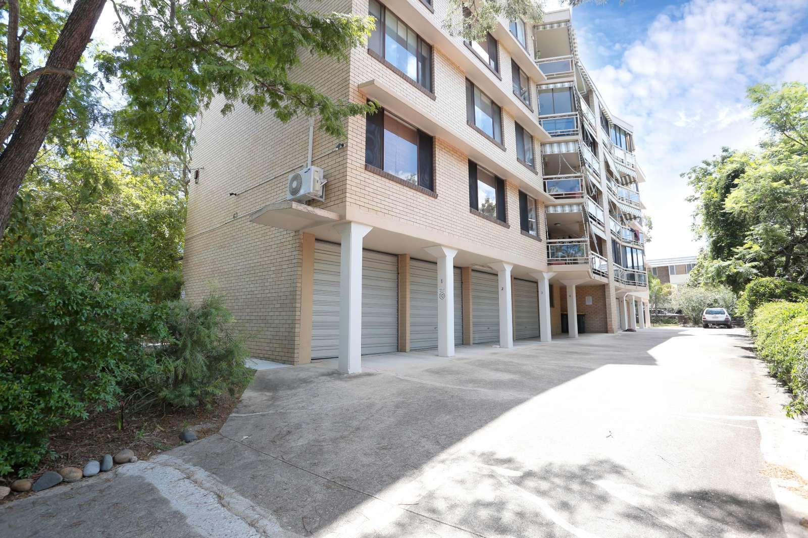 3 bedrooms Apartment / Unit / Flat in 6/61-63 Ryans Road ST LUCIA QLD, 4067