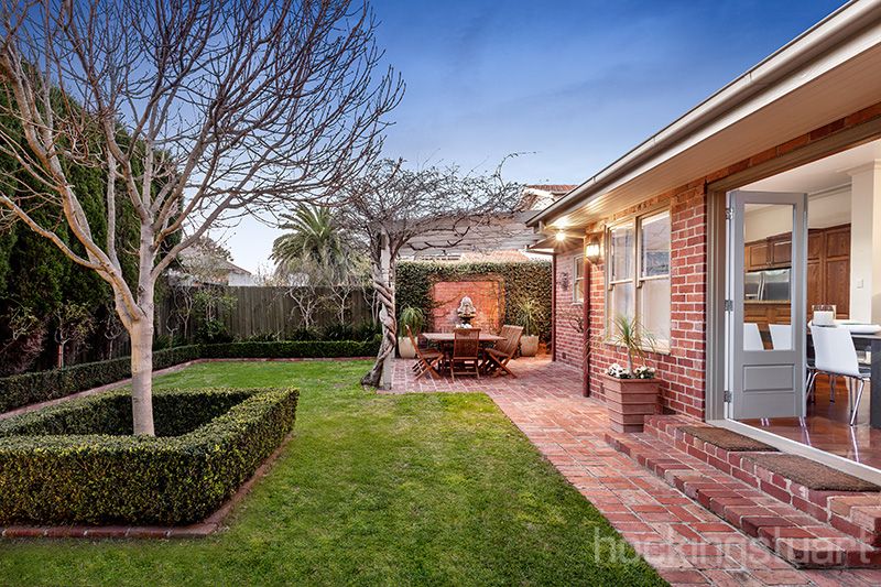 7 Hillcrest Avenue, Brighton VIC 3186, Image 2