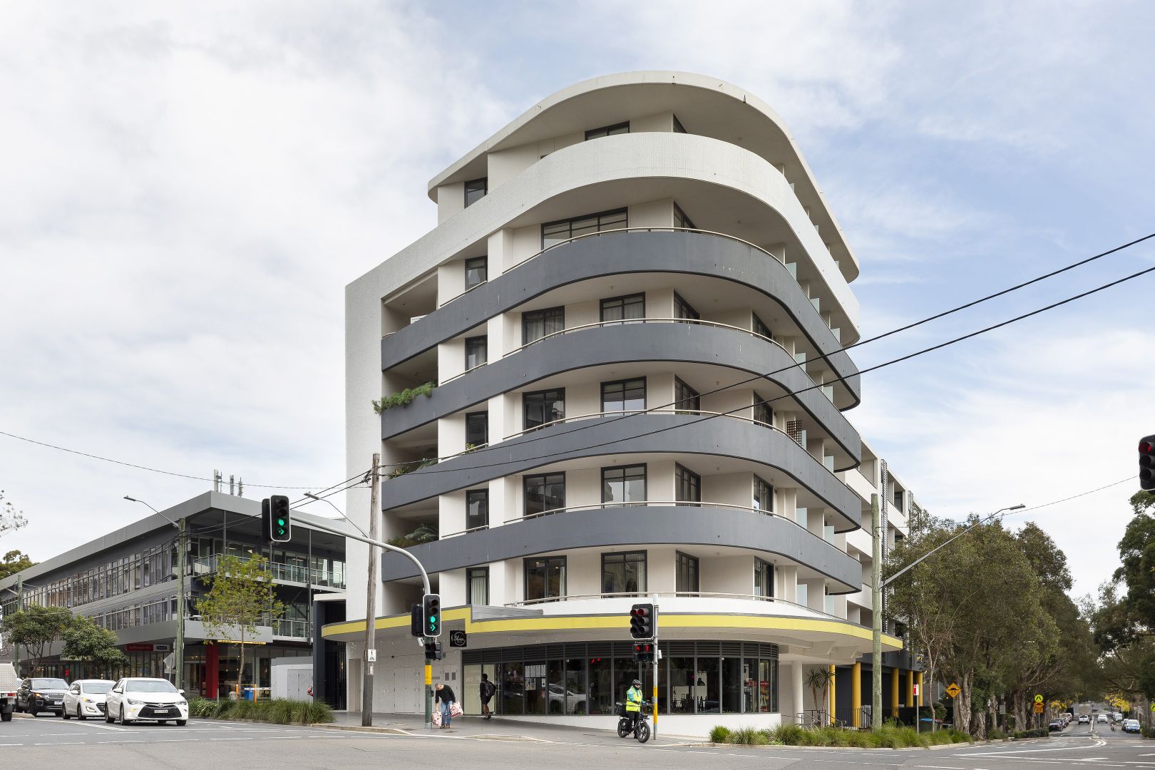 2 bedrooms Apartment / Unit / Flat in Lv3/859 Bourke Street WATERLOO NSW, 2017
