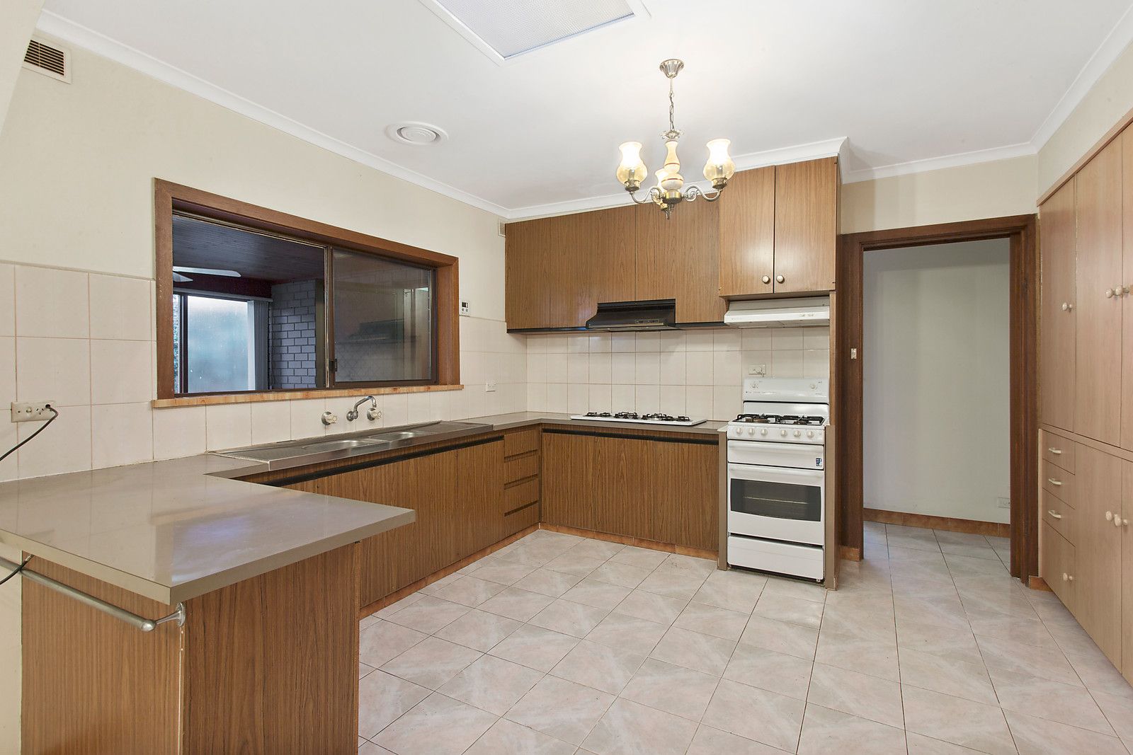 2 Heatherlea Crescent, Keilor East VIC 3033, Image 1