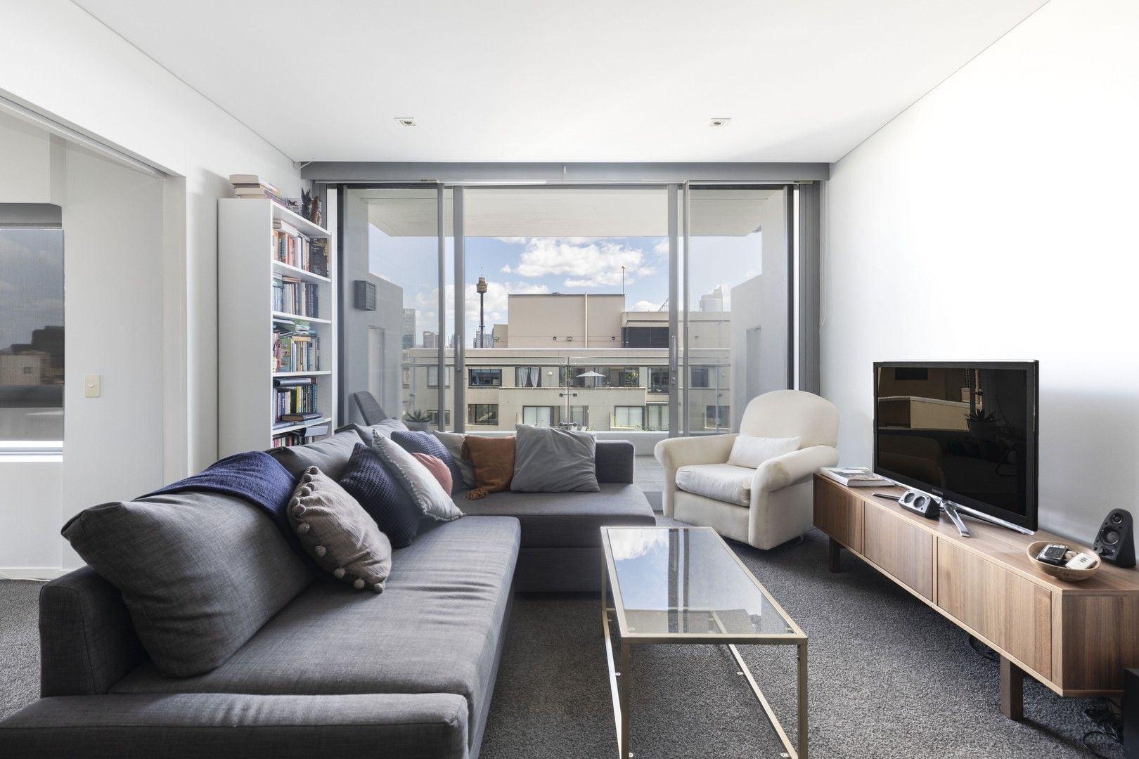 1 bedrooms Apartment / Unit / Flat in 801/81 Macleay Street POTTS POINT NSW, 2011