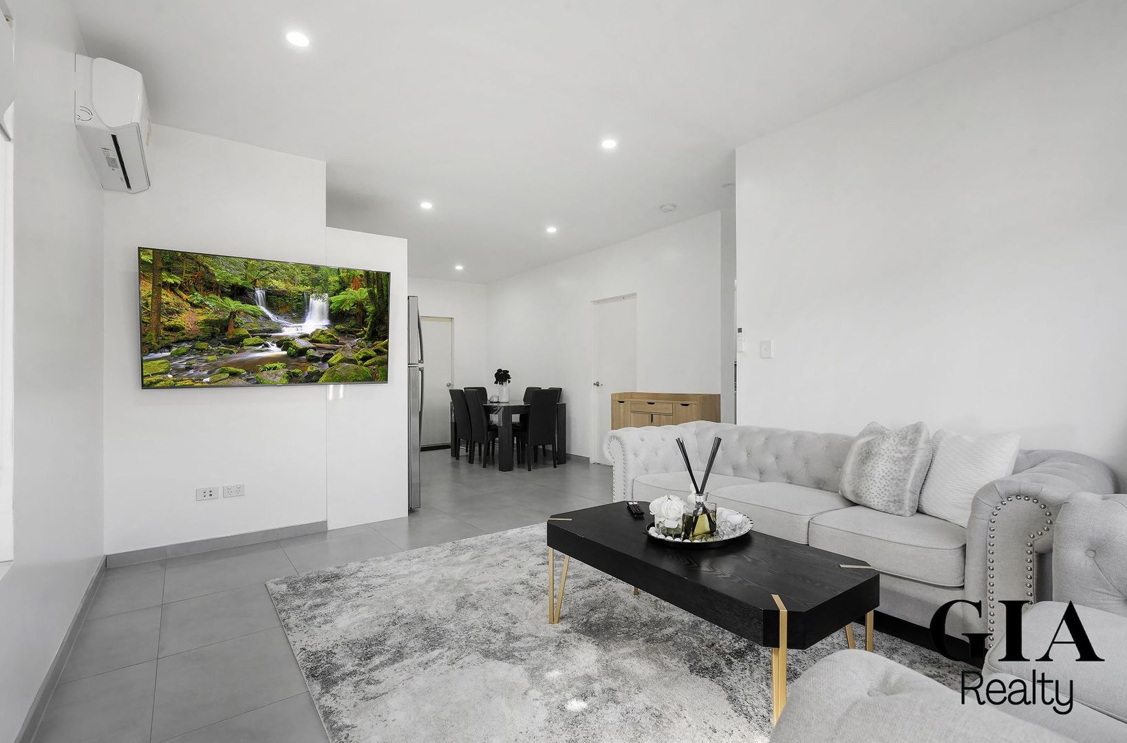 72 & 72A Dransfield Road, Edensor Park NSW 2176, Image 2