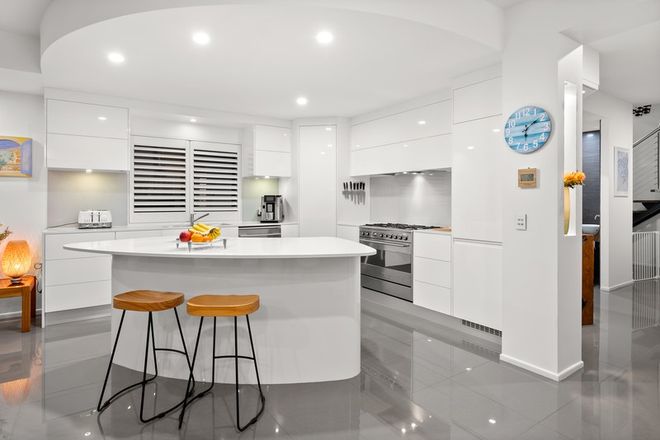 Picture of 2/5 Bali Avenue, PALM BEACH QLD 4221