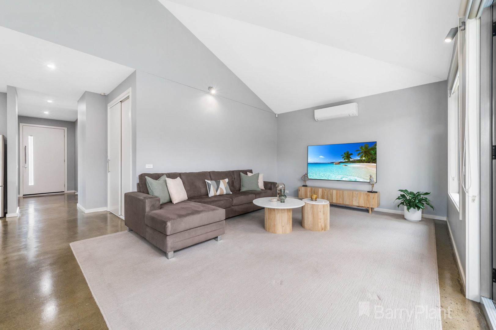 7 Buvelot Crescent, Caroline Springs VIC 3023, Image 2