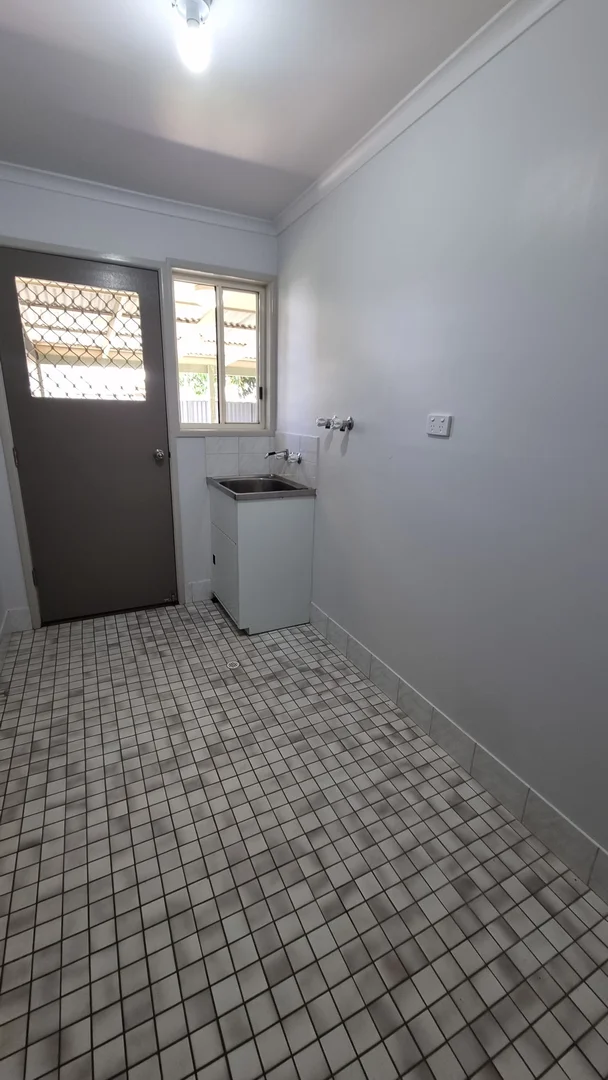 Additional image 13 of 2 Barbara Crt, Emerald QLD 4720